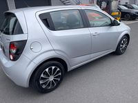 Gebraucht Chevrolet Aveo LT 101 PS (74 kW) 2013 Silber Kleinwagen