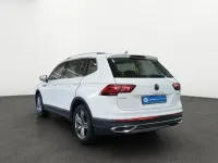 Gebraucht VW Tiguan Allspace Elegance 200 PS (147 kW) 2023 Weiß SUV