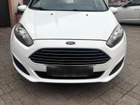 Gebraucht Ford Fiesta 80 PS (58 kW) 2015 Weiß Kleinwagen