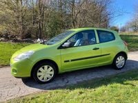 Gebraucht Renault Clio II 75 PS (55 kW) 2009 Grün Limousine