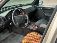 Gebraucht Mercedes C200 Classic 136 PS (100 kW) 1998 Gold Limousine