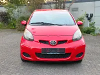 Gebraucht Toyota Aygo 68 PS (50 kW) 2011 Rot Kleinwagen