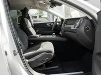 Gebraucht Volvo XC60 Momentum 197 PS (144 kW) 2022 Ice white SUV