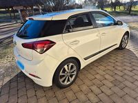 Gebraucht Hyundai i20 Intro Edition 101 PS (74 kW) 2015 Weiß Kleinwagen
