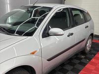 Gebraucht Ford Focus 102 PS (75 kW) 2000 Grau Kombi