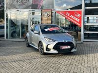 Gebraucht Toyota Yaris Hybrid Team 116 PS (85 kW) 2023 Shimmering silver metallic Limousine