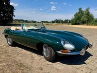 Begagnad Jaguar E-Type 360 HK (264 kW) 1962 Grön Cab