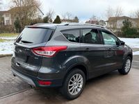 Gebraucht Ford Kuga 150 PS (110 kW) 2016 Grau SUV