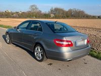 Gebraucht Mercedes E200 Avantgarde 131 PS (96 kW) 2012 Grau Limousine
