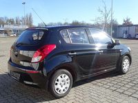Gebraucht Hyundai i20 86 PS (63 kW) 2015 Schwarz Limousine