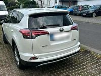Gebraucht Toyota RAV4 142 PS (104 kW) 2016 Weiß SUV