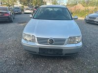 Second-hand VW Bora 105 CP (77 kW) 2002 Argintiu Berlinǎ