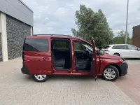 Gebraucht VW Caddy R 102 PS (75 kW) 2024 Rot Van / Kleinbus