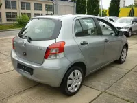 Gebraucht Toyota Yaris Cool 69 PS (50 kW) 2011 Grau Kleinwagen