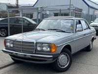 Gebraucht Mercedes 200 109 PS (80 kW) 1983 Grau Limousine