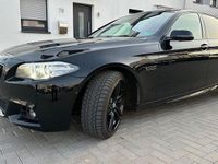 Gebraucht BMW 550 Sport Line 449 PS (330 kW) 2015 Schwarz Limousine