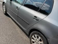Gebraucht VW Golf V 102 PS (75 kW) 2005 Grau Kleinwagen