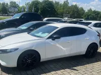 Neu Mazda 3 Nagisa 140 PS (102 kW) 2026 Snowflake white pearl Limousine