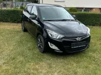Gebraucht Hyundai i20 Edition 86 PS (63 kW) 2014 Schwarz Kleinwagen