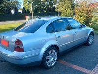 Second-hand VW Passat Highline 130 CP (95 kW) 2004 Argintiu Berlinǎ