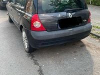 Gebraucht Renault Clio II 75 PS (55 kW) 2004 Schwarz Kleinwagen