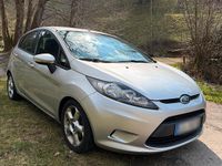 Gebraucht Ford Fiesta 81 PS (59 kW) 2009 Silber Kleinwagen