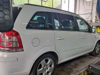 Gebraucht Opel Zafira Edition 150 PS (110 kW) 2010 Weiß Van / Kleinbus