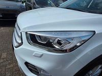 Gebraucht Ford Kuga Titanium 150 PS (110 kW) 2019 Weiß SUV