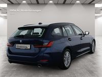 Gebraucht BMW 318 Basis 150 PS (110 kW) 2023 Blau Kombi