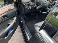 Gebraucht Mercedes E220 170 PS (125 kW) 2011 Schwarz Kombi