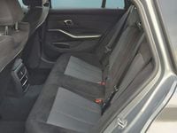 Gebraucht BMW 330 245 PS (180 kW) 2024 Grau Kombi