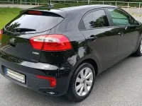 Gebraucht Kia Rio 109 PS (80 kW) 2016 Schwarz Kleinwagen