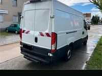 Second-hand Iveco Daily 160 CP (117 kW) 2019 Alb Berlinǎ