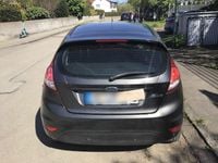 Gebraucht Ford Fiesta Celebration 80 PS (58 kW) 2017 Grau Kleinwagen