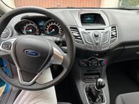 Gebraucht Ford Fiesta 80 PS (58 kW) 2014 Blau Kleinwagen