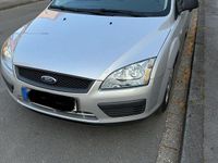 Gebraucht Ford Focus Ambiente 80 PS (58 kW) 2005 Grau Limousine
