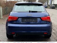 Gebraucht Audi A1 Attraction 90 PS (66 kW) 2013 Blau Kleinwagen
