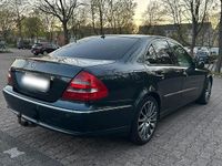 Gebraucht Mercedes E280 177 PS (130 kW) 2004 Schwarz Limousine