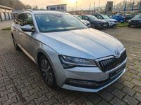 Gebraucht Skoda Superb Style 218 PS (160 kW) 2022 Brilliantsilber metallic (metallic) Kombi