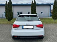 Gebraucht Audi A1 S-Line 95 PS (69 kW) 2015 Weiß Kleinwagen
