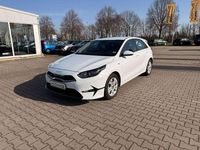 Gebraucht Kia Ceed Edition 7 120 PS (88 kW) 2023 Carraraweiß Kleinwagen