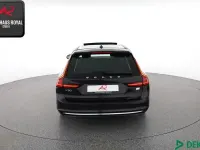 Gebraucht Volvo V90 Inscription 341 PS (250 kW) 2022 Onyx black Kombi