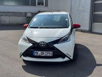 Gebraucht Toyota Aygo 69 PS (50 kW) 2017 Weiß Kleinwagen