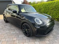 Gebraucht Mini Cooper SE 135 kW (184 PS) 2023 Schwarz Kleinwagen