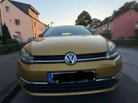 Gebraucht VW Golf VII Sound 110 PS (80 kW) 2018 Gold Limousine