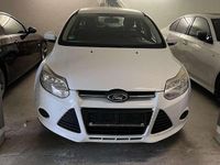 Gebraucht Ford Focus Trend 116 PS (85 kW) 2011 Weiß Kombi