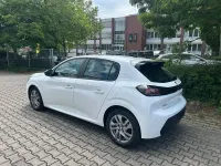 Gebraucht Peugeot 208 Active 102 PS (75 kW) 2023 Weiß Kleinwagen