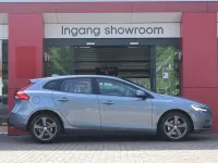 Gebraucht Volvo V40 154 PS (113 kW) 2017 Blau Limousine