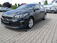 Gebraucht Kia Ceed Vision 140 PS (102 kW) 2019 (1k) black pearl m Kleinwagen