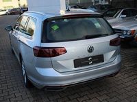 Gebraucht VW Passat Elegance 150 PS (110 kW) 2020 Reflexsilber Kombi